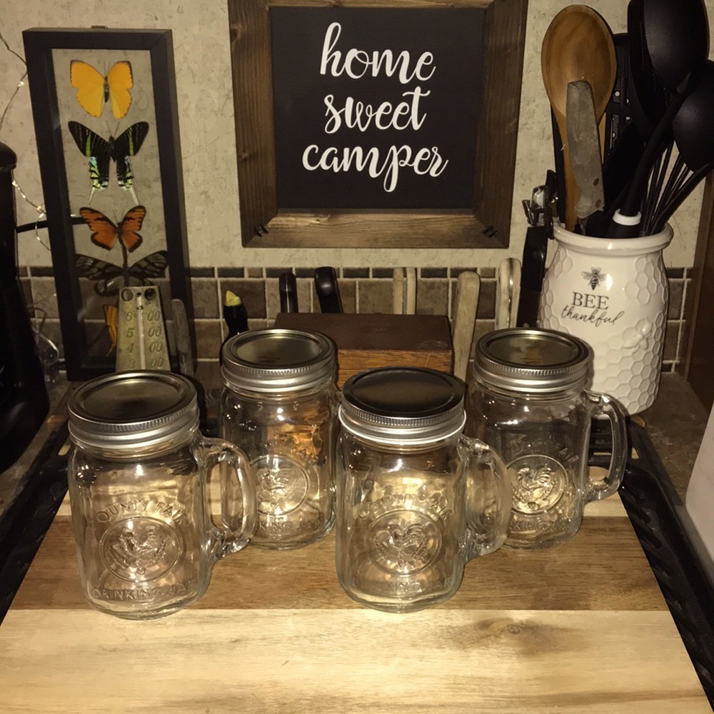 4 Mason Drinking Jars w/handles & w/lids
